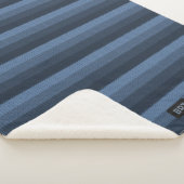 Denim Blues Ombre - Knit Stripes met Initialen Sherpa Deken (3/4)