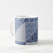 Denim driehoek Patchwork textuur. Koffiemok (Voorkant links)