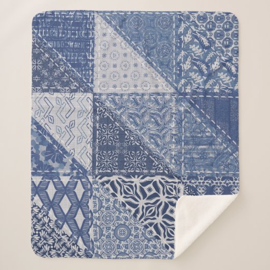 Denim driehoek Patchwork  textuur. Sherpa Deken (Voorkant)