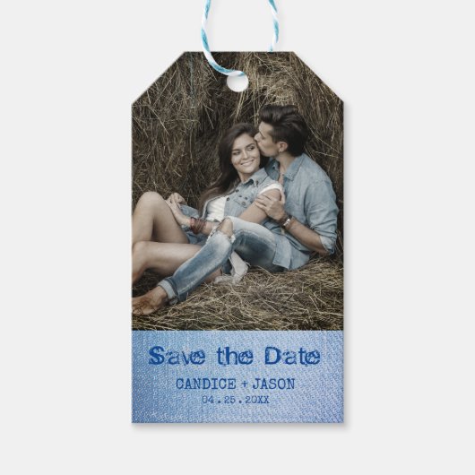 Denim Save the Date Trendy Engaged Romantic Couple Cadeaulabel (Voorkant)