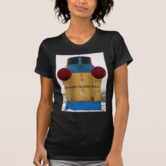 Denk aan de Boblo Boats. Claire stacks T-shirt (Voorkant)