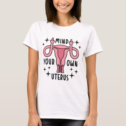 Denk aan je eigen Uterus feminist T-shirt (Voorkant)