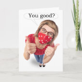 Denk aan je grappige dame in gezichtsmasker feestdagen kaart (Voorkant)