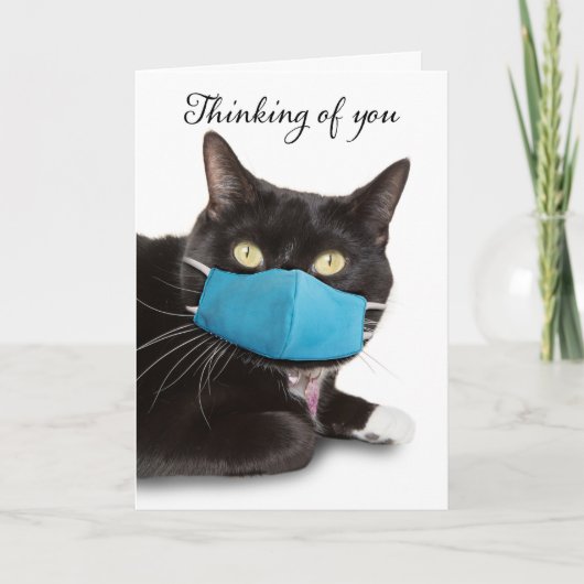 Denk aan je kat in blauw gezichtsmasker feestdagen kaart (Voorkant)