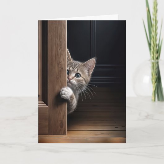 Denk aan je kitten die rond een deur gluurt kaart (Voorkant)