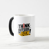 Denk buiten de box-motivatie quote magische mok (Voorkant links)