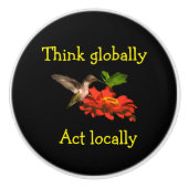 Denk globaal handelen lokaal rode keramische knop (Voorkant)