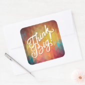 Denk groots vierkante sticker (Envelop)