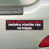 Denk na voordat je toetert! bumpersticker (Op auto)