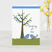 Denken aan jou met twee blauwe vogels en bomen kaart (Gele Bloem)