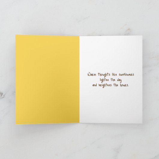 Denken aan u Bunny Snuffelen van een zonnebloem Kaart (Binnen)