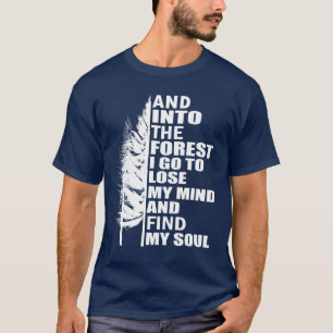 Dennenboom en in het bos kamperen uitstapje vriend t-shirt