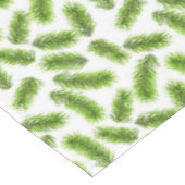 Dennenboombladeren op witte tafelkleed (Gekanteld)