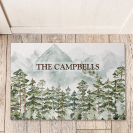 Dennenbos en bergen deurmat