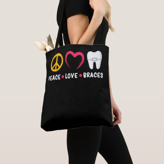 Dentist Funny Orthodontist Peace Love Braces Tote Bag (Dichtbij)