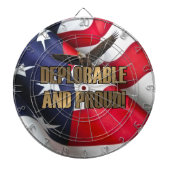 DEPLORABLE AND PROUT DARTBORD (Voorkant)
