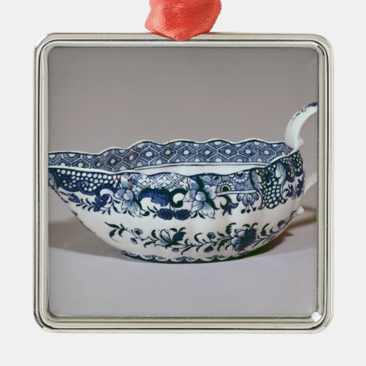 Derby sauceboat, c.1765 metalen ornament (Voorkant)