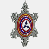 Derde kerstversiering met Duurzaam Bevel Tin Sneeuwvlok Ornament (Links)