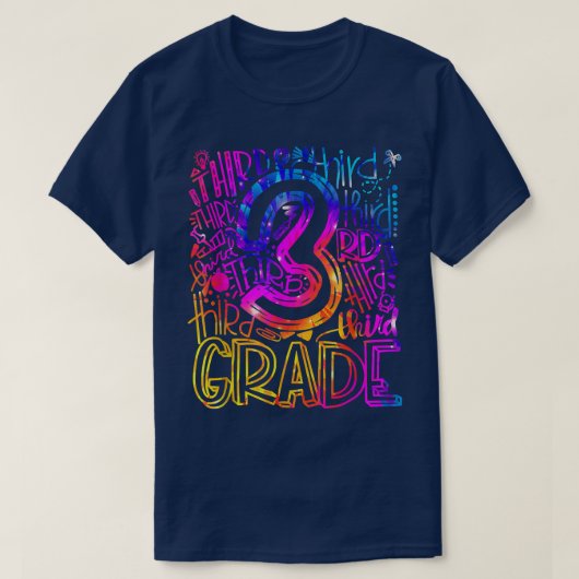 Derde klas Typografie-leraar laat de kleurstof ter T-shirt (Design voorkant)