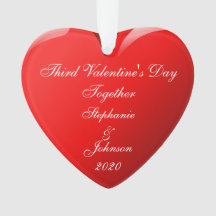 Derde Valentijnsdag samen noemt hart rood