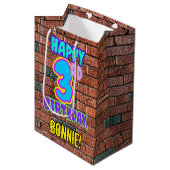 Derde verjaardag: Fun, Urban Graffiti geïnspireerd Medium Cadeauzakje (Voorkant Gekanteld)