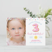 Derde verjaardag Uitnodiging voor donut fotokaart (Staand voorkant)