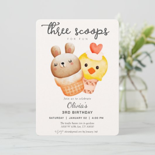 Derde verjaardag van crème kaart (Staand voorkant)