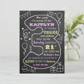 Derde verjaardag van de finale & rendy-kalkbord kaart (Staand voorkant)