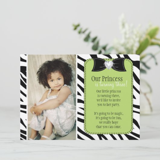 Derde verjaardag van de uitnodiging van de derde Z (Staand voorkant)