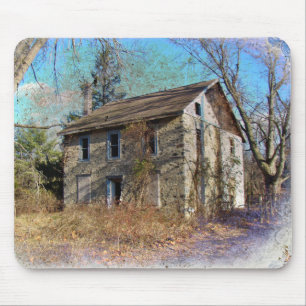 Derelict Farmhouse op Upper Ridge Road Muismat