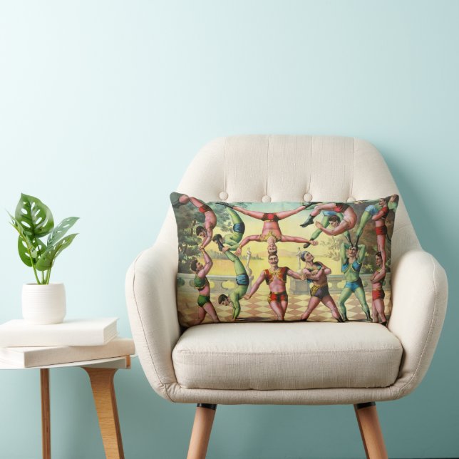 Dertien Mannen doen acrobatiek Kussen (Stoel)