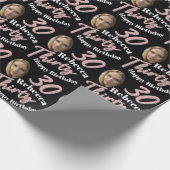 Dertig 30th Birthday fotoscript roos roze Cadeaupapier (Hoek)