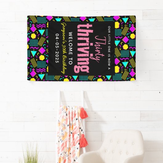 Dertig en bloeiende retro 30e verjaardag spandoek (Insitu)