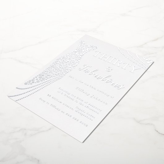 Dertig & Fabulous! Zilveren jurk 30e verjaardag Folie Uitnodiging (Gedraaid)