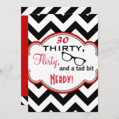 Dertig, Flirty en Nerdy verjaardagsuitnodiging Kaart (Voorkant / Achterkant)