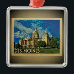 Des Moines Iowa Vintage Travel Ornament<br><div class="desc">Een cool  ornament van Des Moines met het stadskapitolgebouw.</div>