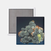 Descloizite op calciet magneet (Voorkant / Achterkant)