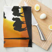 Desert Camels in zonsondergang Theedoek (Quarter Fold)