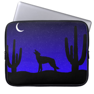 Desert Coyote Howling op maan Laptop Sleeve