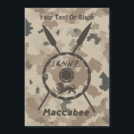 Desert Maccabee Shield and Spears<br><div class="desc">Een bruine militaire "gematigde" stijl die een Maccabee schild en twee speerpunten op een woestijncamo achtergrond weergeeft. Het schild is voorzien van een leeuw en een tekst met de tekst "Yisrael" (Israël) in het alfabet Paleo-Hebreeuw. De Engelse tekst met de tekst "Maccabee" verschijnt ook. Voeg je eigen aanvullende tekst toe....</div>