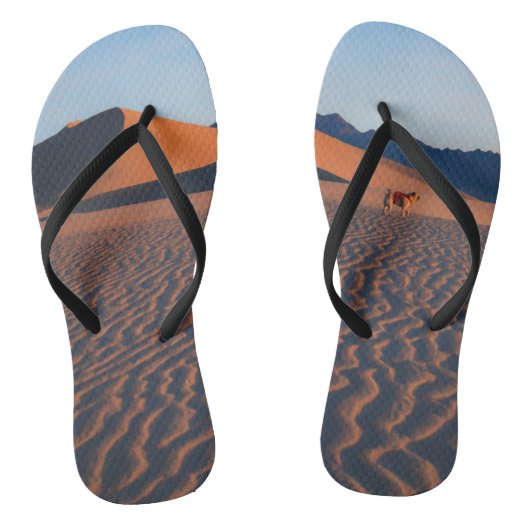 "Desert Pug with Wanderlust" Funny Pug Schilderach Teenslippers (Voetbed)