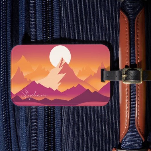 Desert Sun Mountain Peaks Landschapsillustratie Bagagelabel (Voorkant Insitu 4)