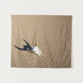 Deserts | Cow Skull on the Desert Ground Wandkleed (Voorkant (horizontaal))