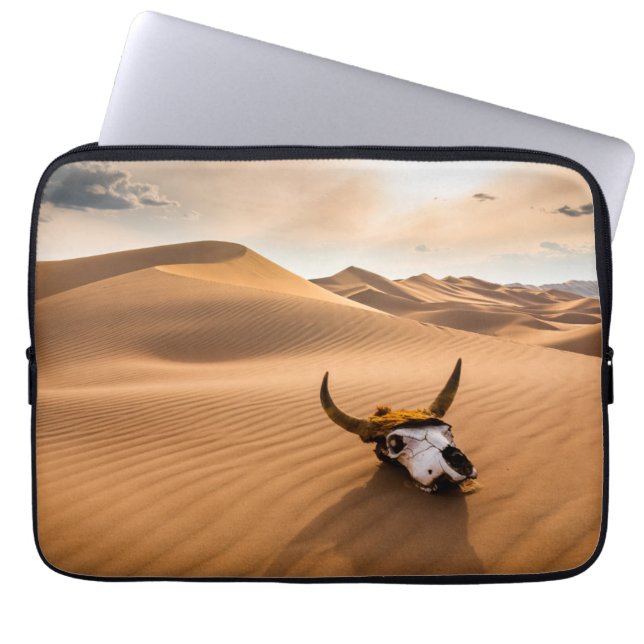 Deserts | Cow Skull Rippled Sand Dunes Laptop Sleeve (Voorkant)