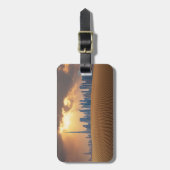 Deserts Dubai's Skyline View from Sand Dune Bagagelabel (Voorkant verticaal)