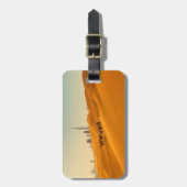 Deserts Dubai's Skyline View with Camels Bagagelabel (Voorkant verticaal)