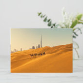 Deserts Dubai's Skyline View with Camels Bedankkaart (Staand voorkant)