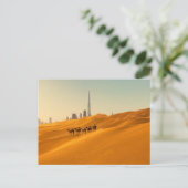 Deserts Dubai's Skyline View with Camels Briefkaart (Staand voorkant)