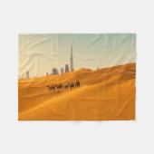 Deserts | Dubai's Skyline View with Camels Fleece Deken (Voorkant (Horizontaal))
