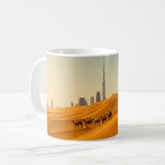 Deserts Dubai's Skyline View with Camels Koffiemok (Voorkant links)